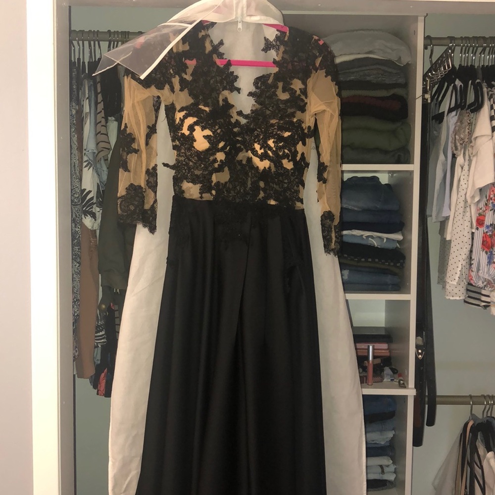 PROM DRESS - Picture 3 of 6